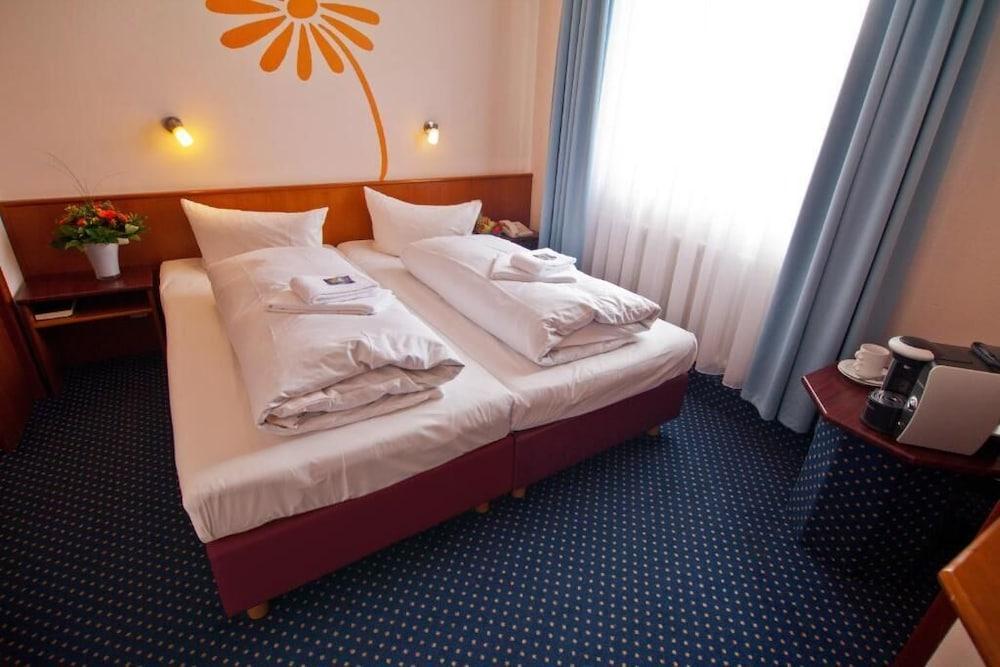 Hotel Residenz Duesseldorf Bagian luar foto
