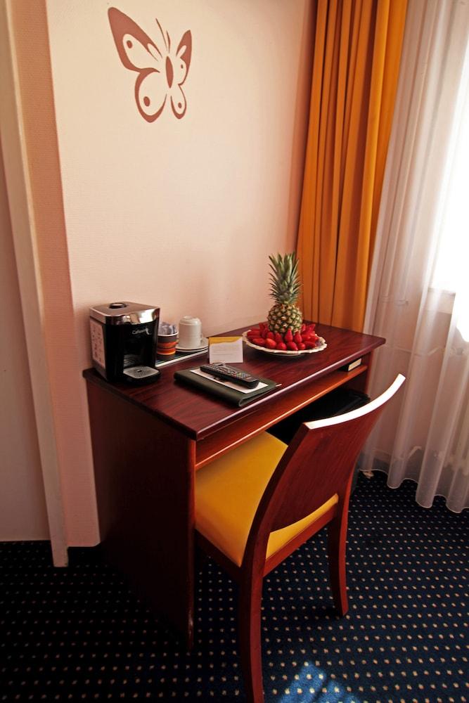 Hotel Residenz Duesseldorf Bagian luar foto