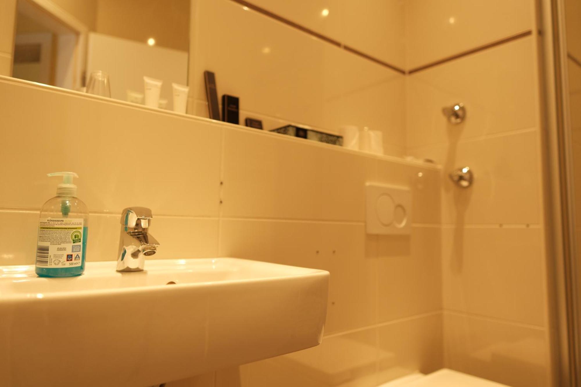 Hotel Residenz Duesseldorf Bagian luar foto