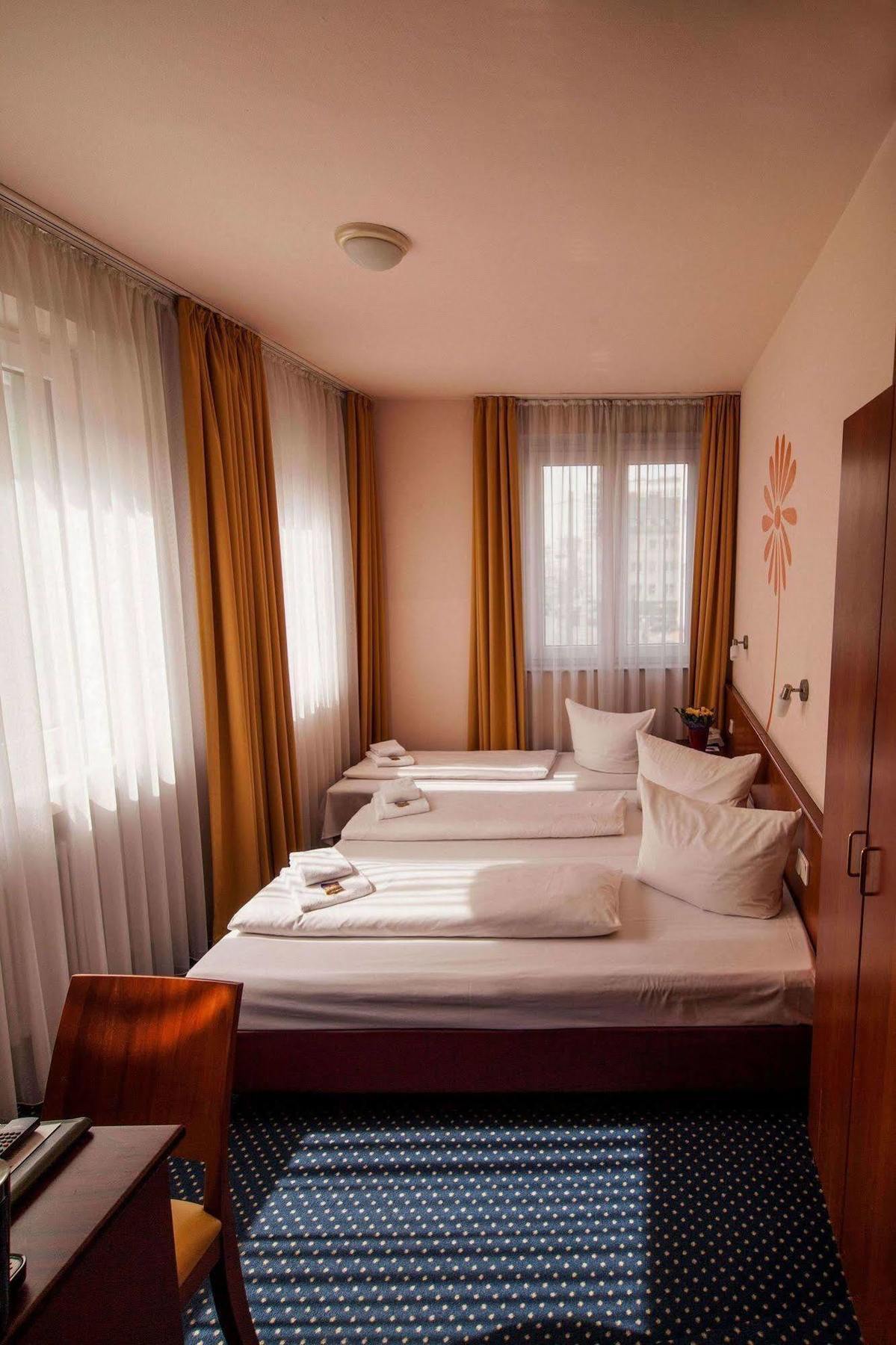 Hotel Residenz Duesseldorf Bagian luar foto